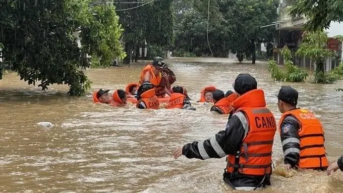 Giảm lãi suất vay cho người bị ảnh hưởng bão số 12